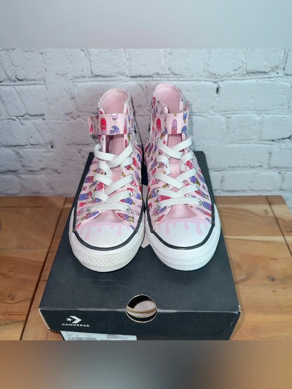 Converse size 1y